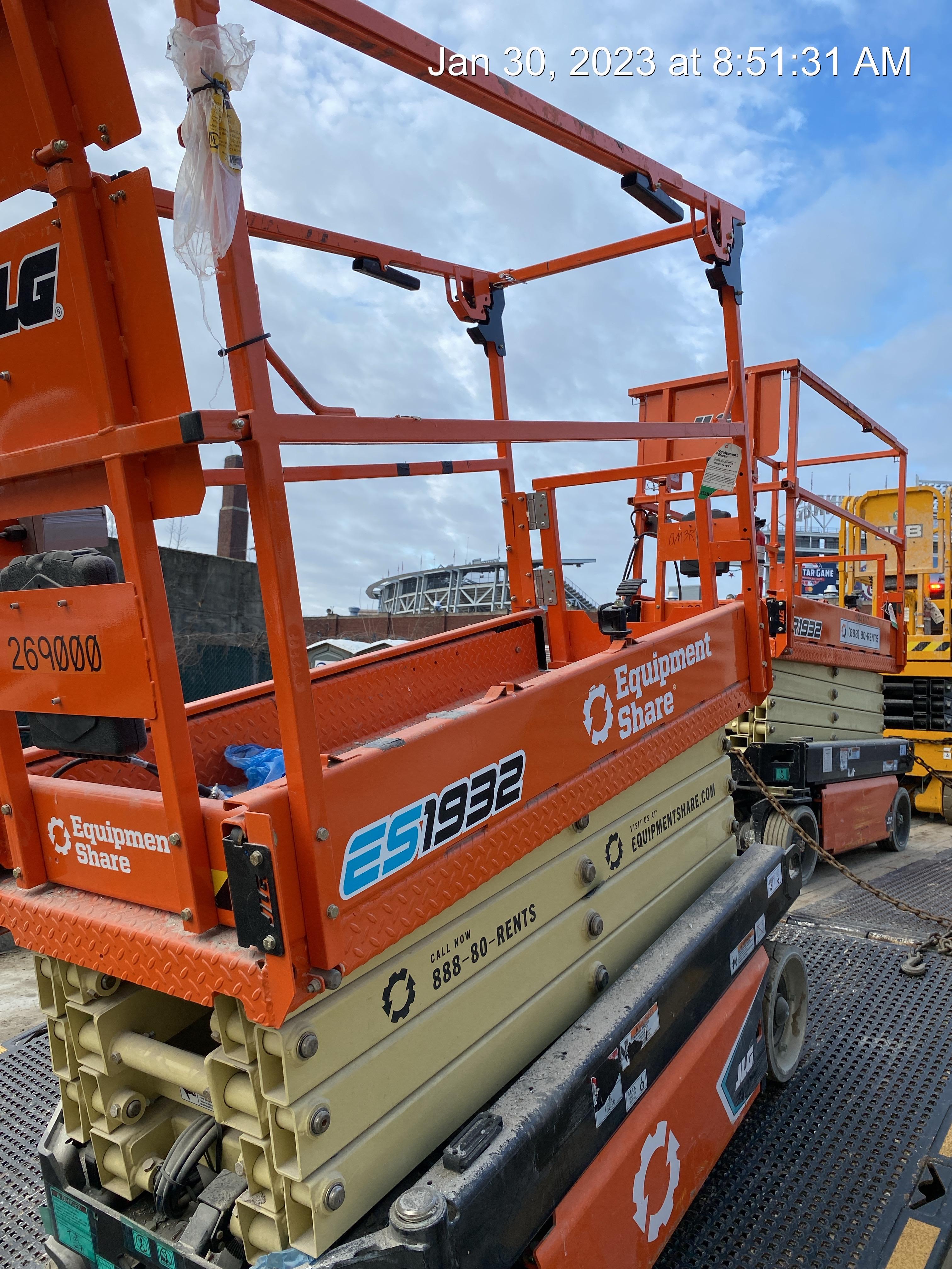 2022 JLG ES1932