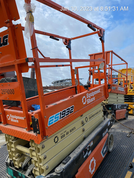 2022 JLG ES1932