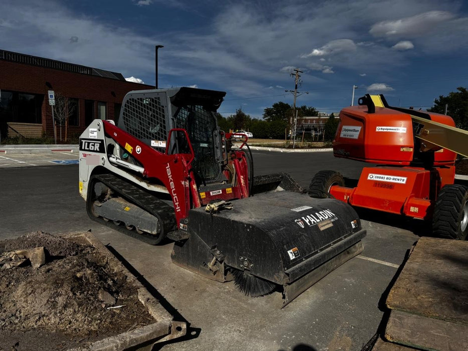 2021 PALADIN Sweepster SB72