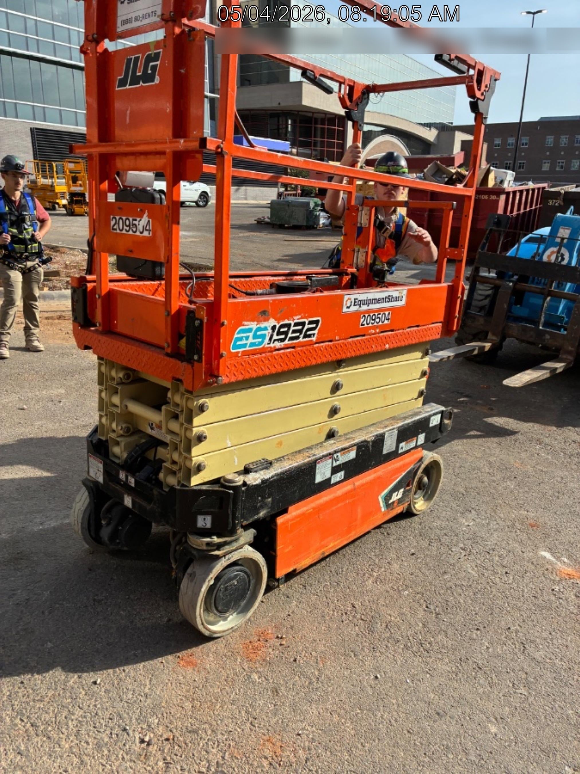 2022 JLG ES1932