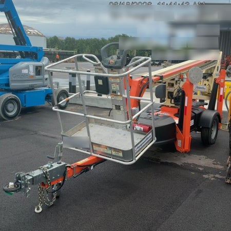 2022 JLG T350