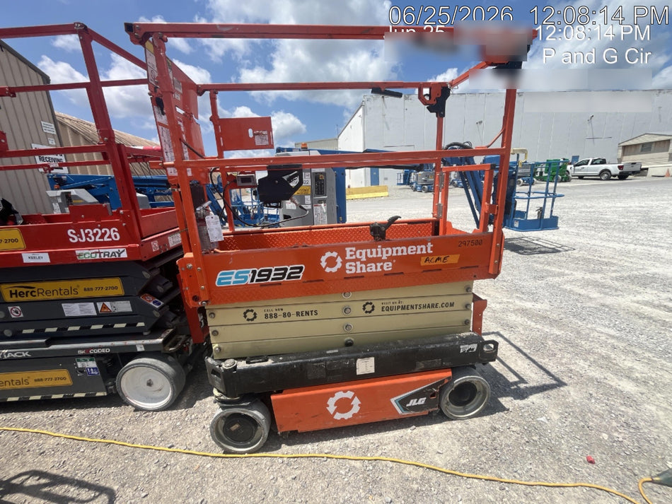 2023 JLG ES1932