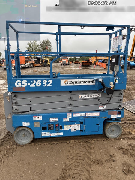 2019 Genie GS-2632 Folding rails with half height swing gate