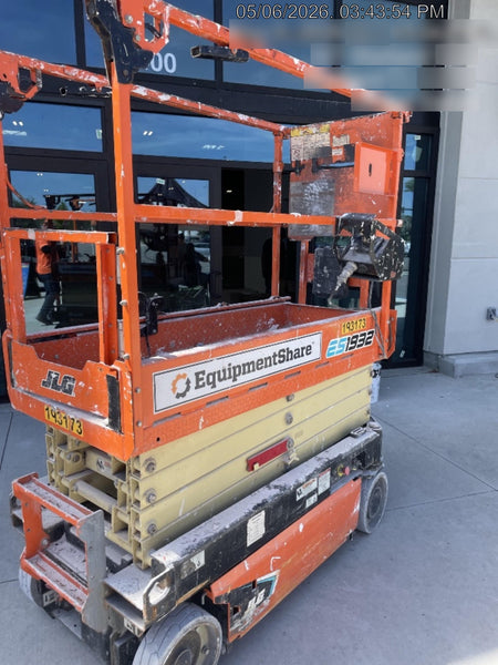 2021 JLG ES1932