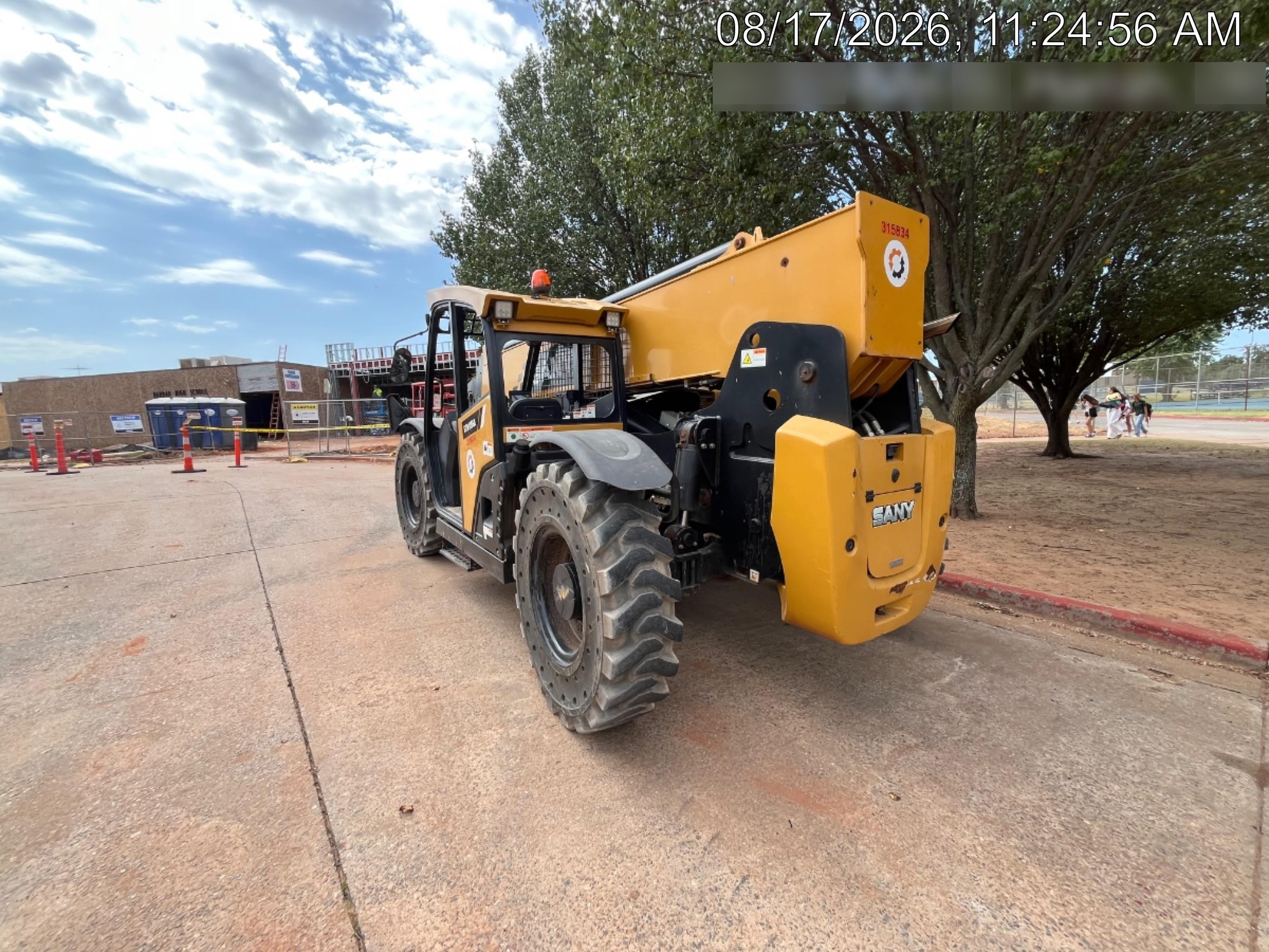 2023 SANY STH1056