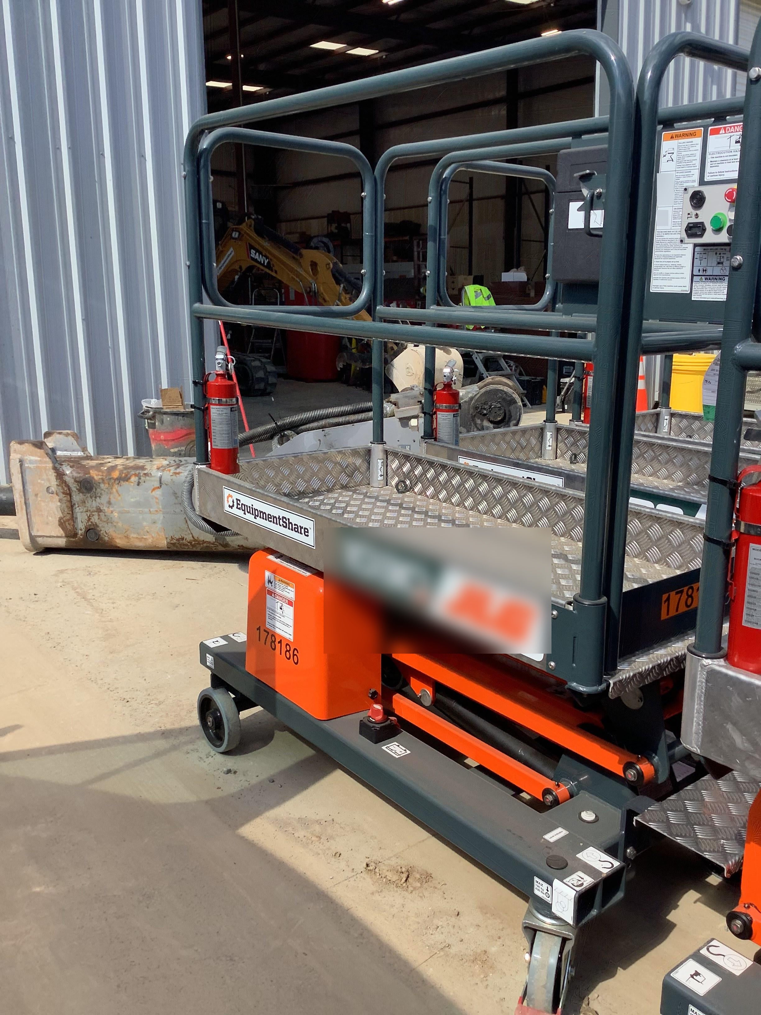 2021 JLG 1030P