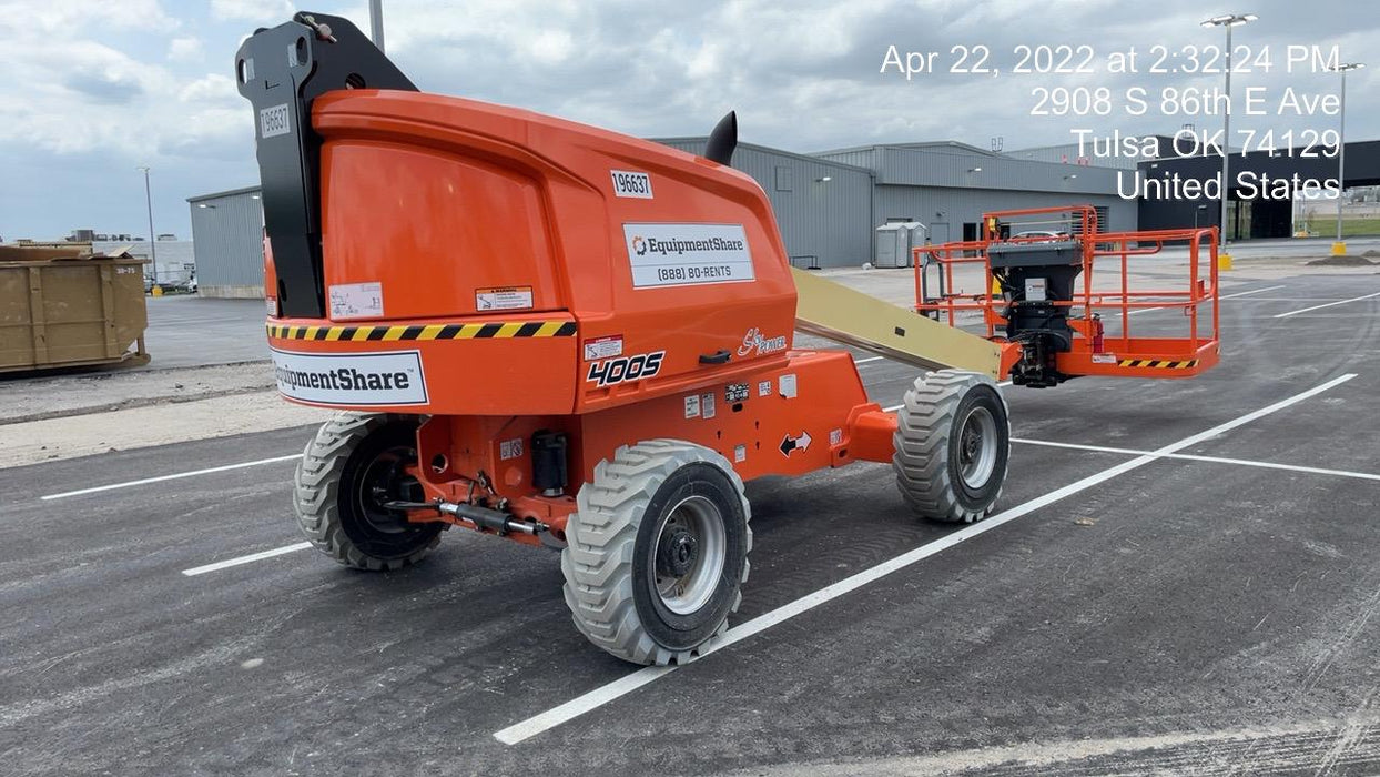 2021 JLG 400S