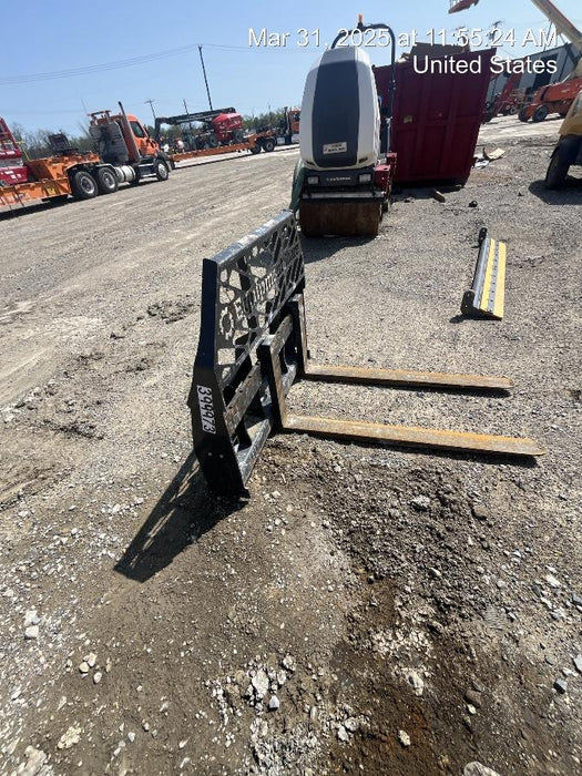 2024 PALADIN 48" Pallet Forks - Paladin