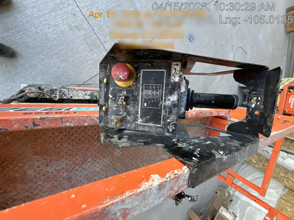 2022 JLG ES1932