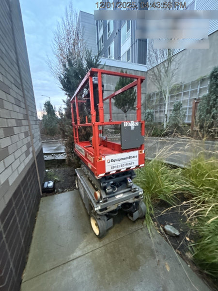 2020 Skyjack SJIII-3219 Solid NM Tires, Half height spring hinged entry gate, Dual Beacons, 800W Inverter