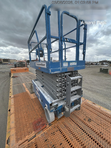 2019 Genie GS-4047 Folding rails with half height swing gate, 800W Inverter