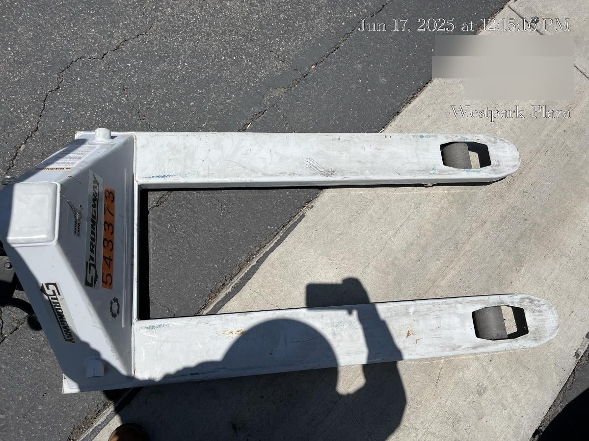 2025 STRONGWAY 4400 lb Pallet Jack