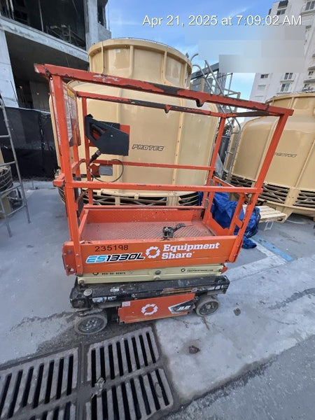 2022 JLG ES1330L