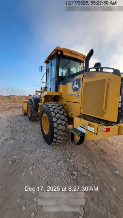 2019 John Deere 524L Cab/Heat/AIR, 3rd Function Hydraulics, Hydraulic JRB QC 2.75 Yd. Bucket, 60" Carriage/72" Forks