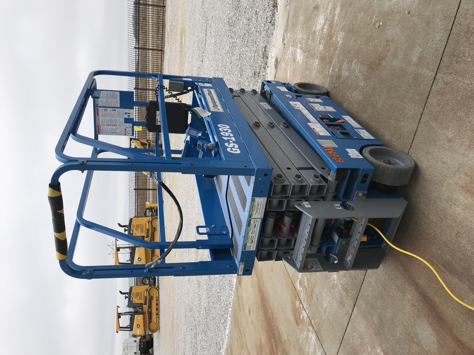 2019 Genie GS-1930 Fixed Rails with Chain Entry