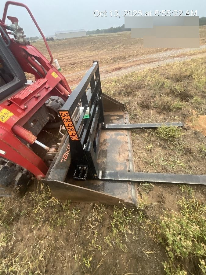 2024 ARROW MATERIAL HANDLING 48" Pallet Forks - Arrow