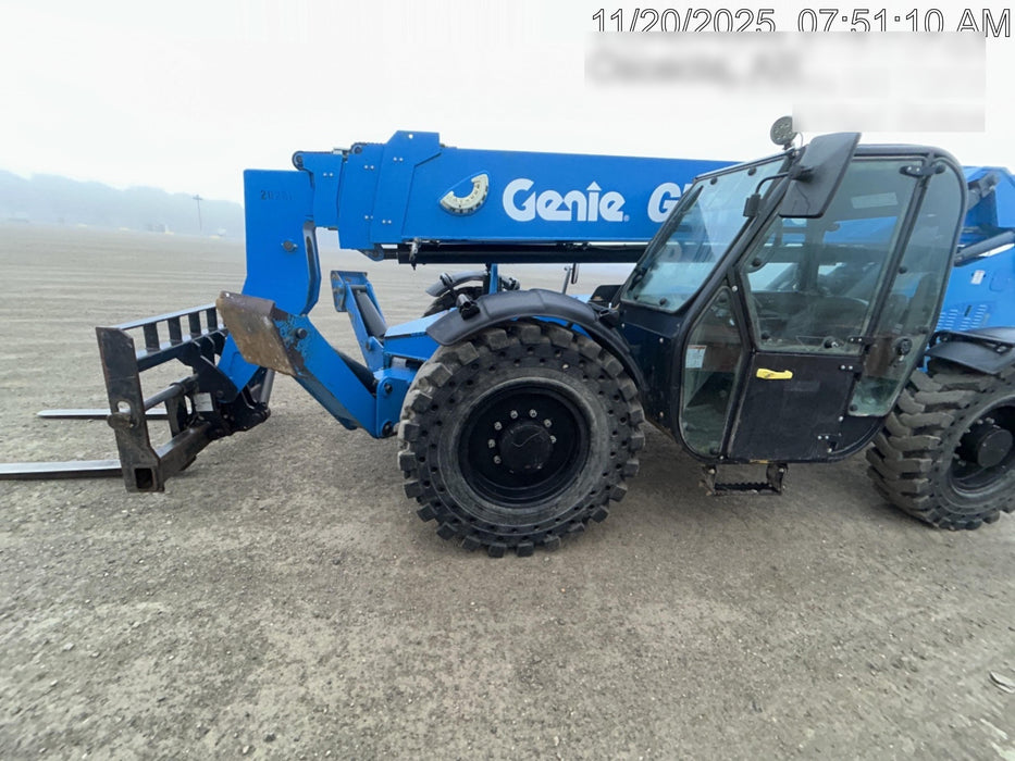 2018 Genie GTH-1056 Genie GTH-1056 w/Enclosed Cab w/HVAC, Work Lights, Solid Tires, Beacon, 60" Carriage and Forks