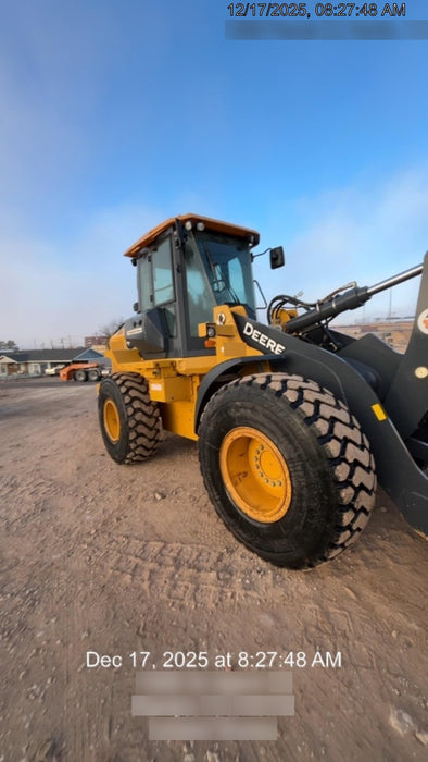 2019 John Deere 524L Cab/Heat/AIR, 3rd Function Hydraulics, Hydraulic JRB QC 2.75 Yd. Bucket, 60" Carriage/72" Forks