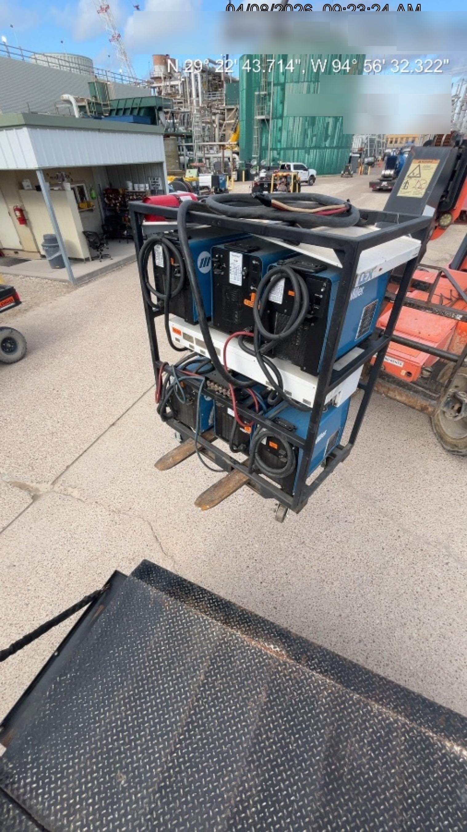 2025 MILLER ELECTRIC XMT 400