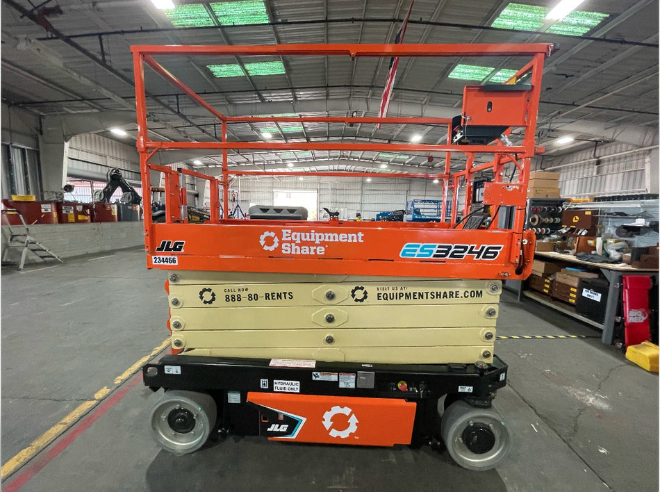 2022 JLG ES3246
