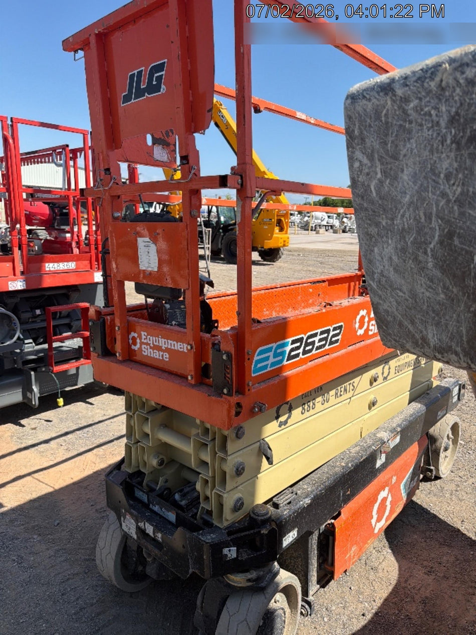 2023 JLG ES2632