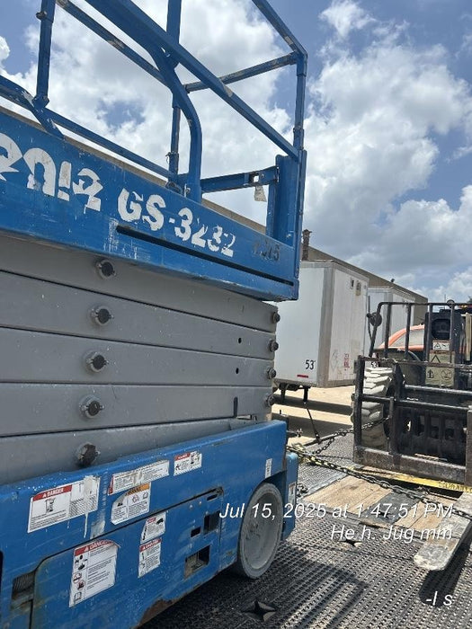 2017 Genie GS-3232 Genie GS3232 Lift w/Folding Rails and Swing Gate