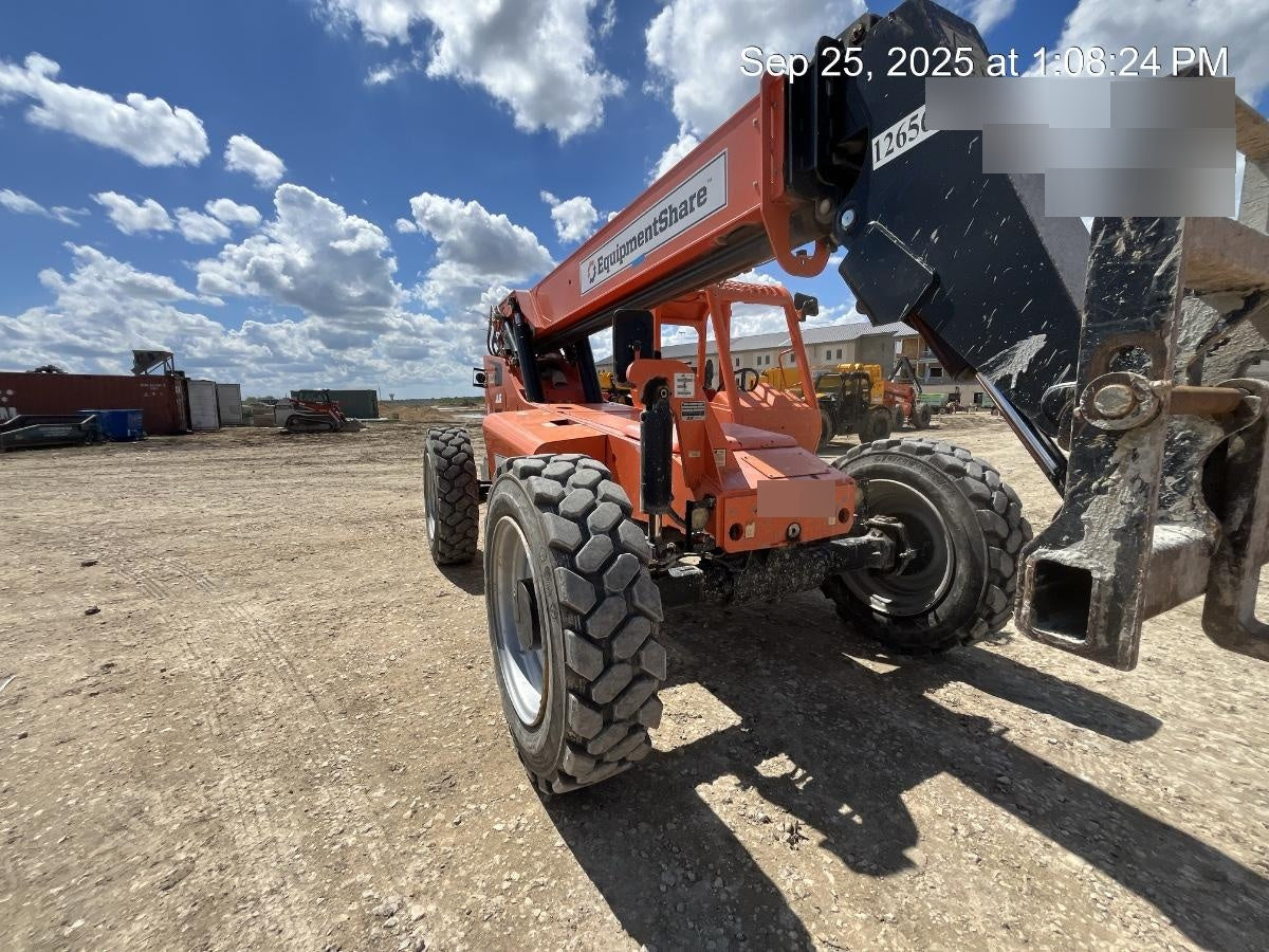 2021 SKYTRAK 8042