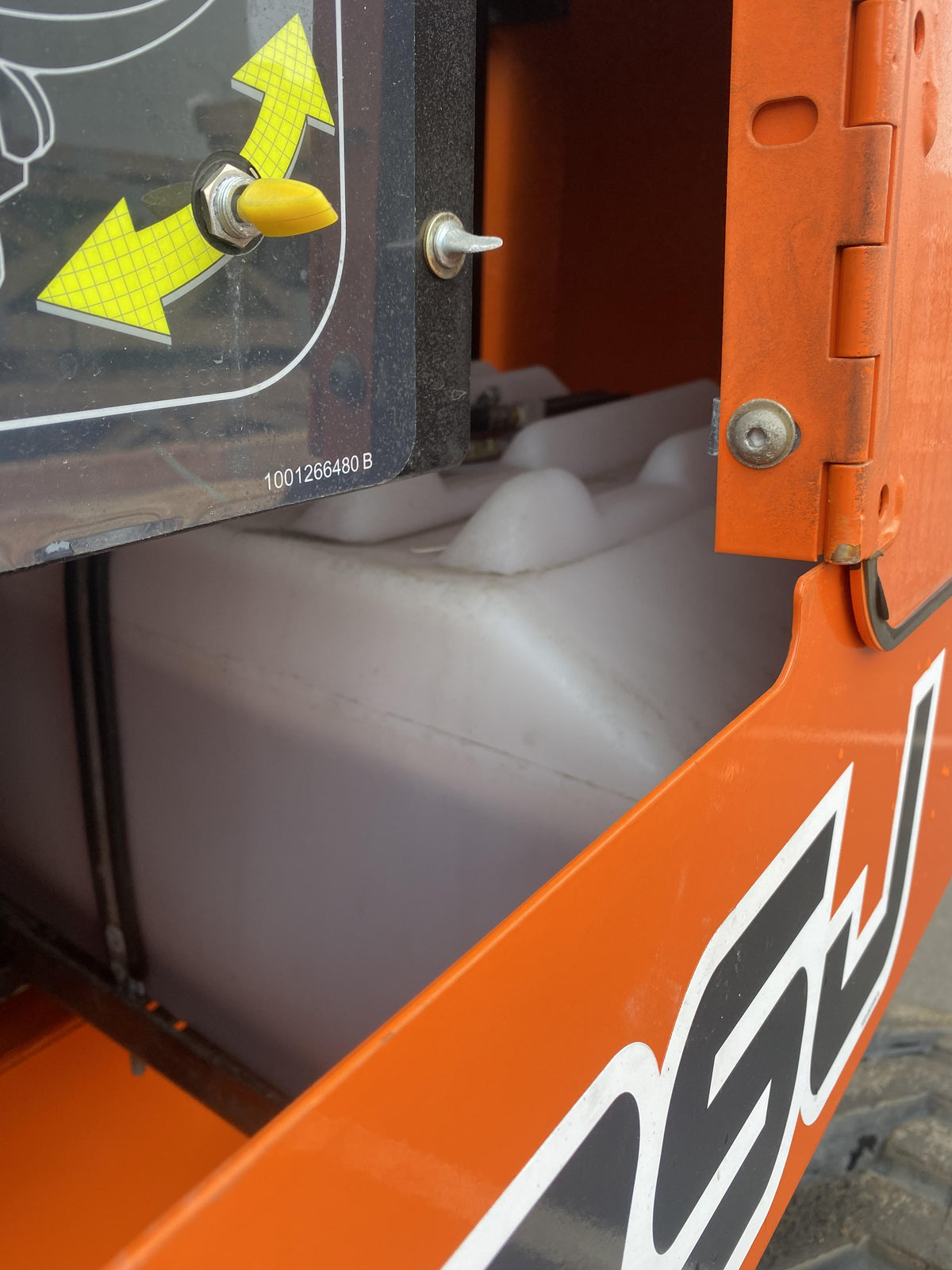 2022 JLG 860SJ
