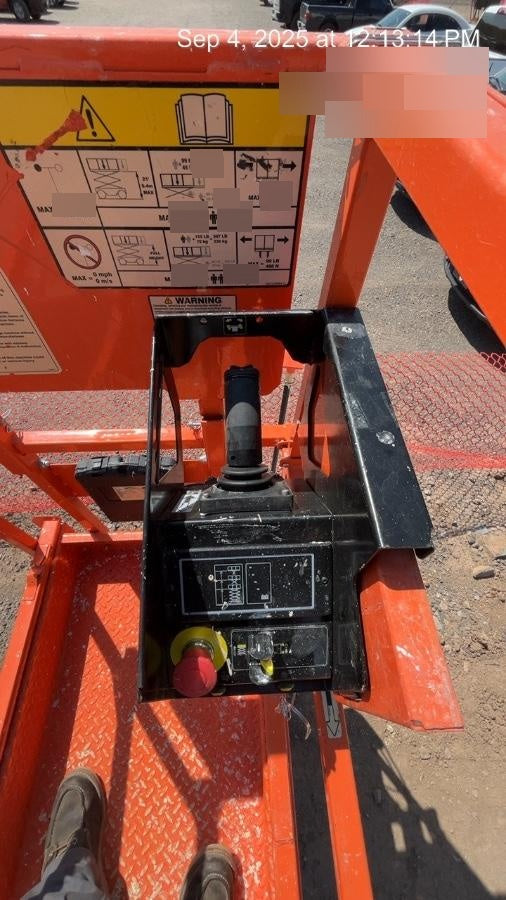 2022 JLG ES2632