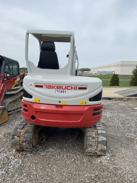 2023 TAKEUCHI TB250-2R