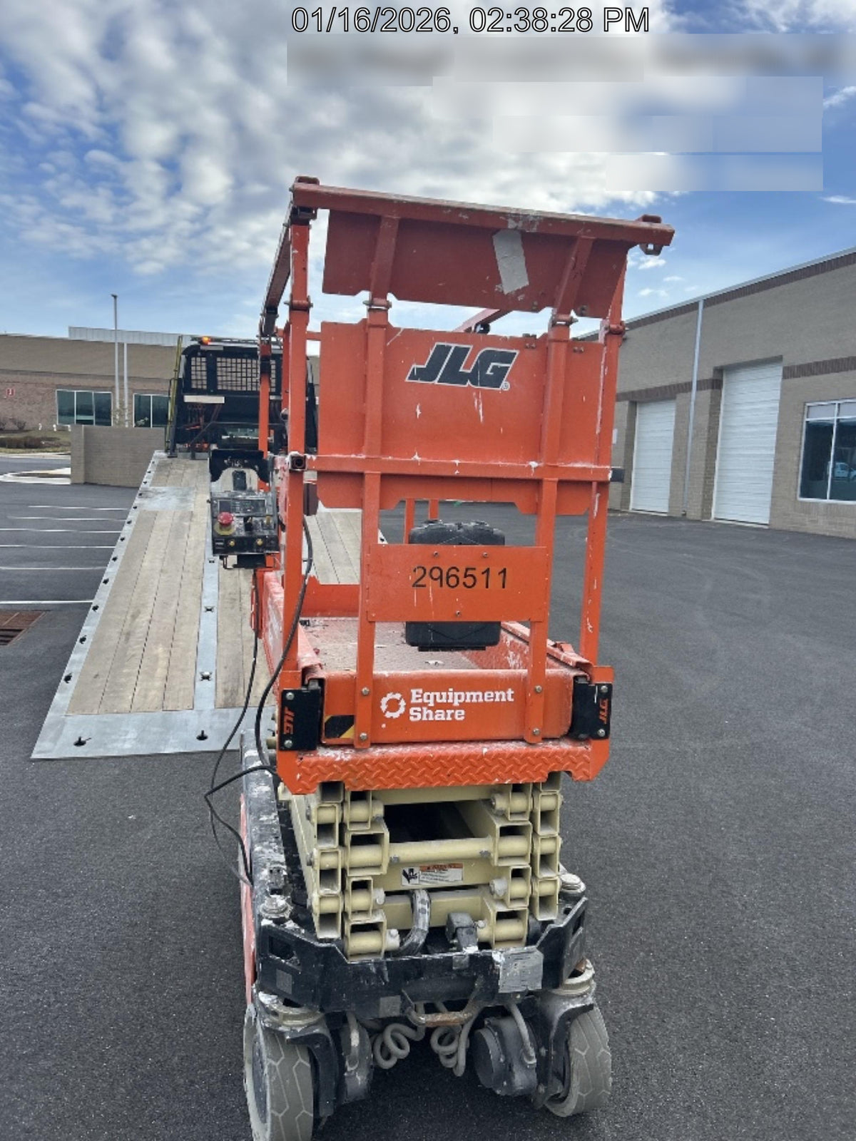 2023 JLG ES1932