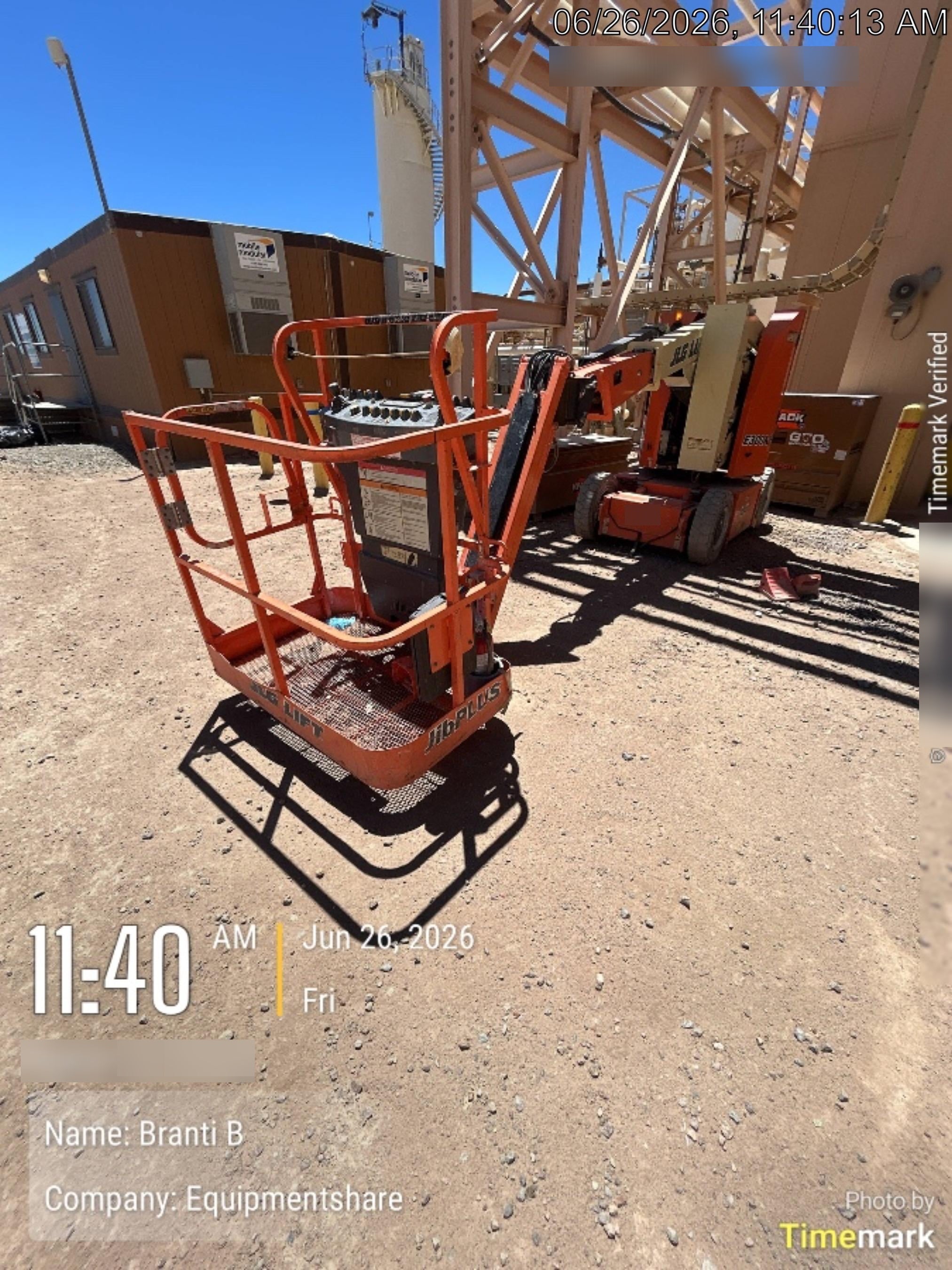 2019 JLG E300AJP