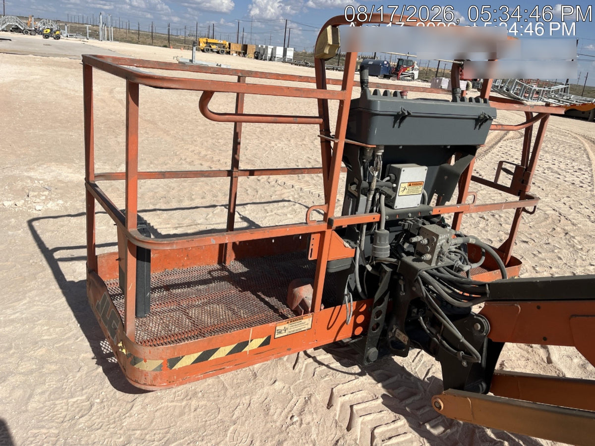 2022 JLG 660SJ