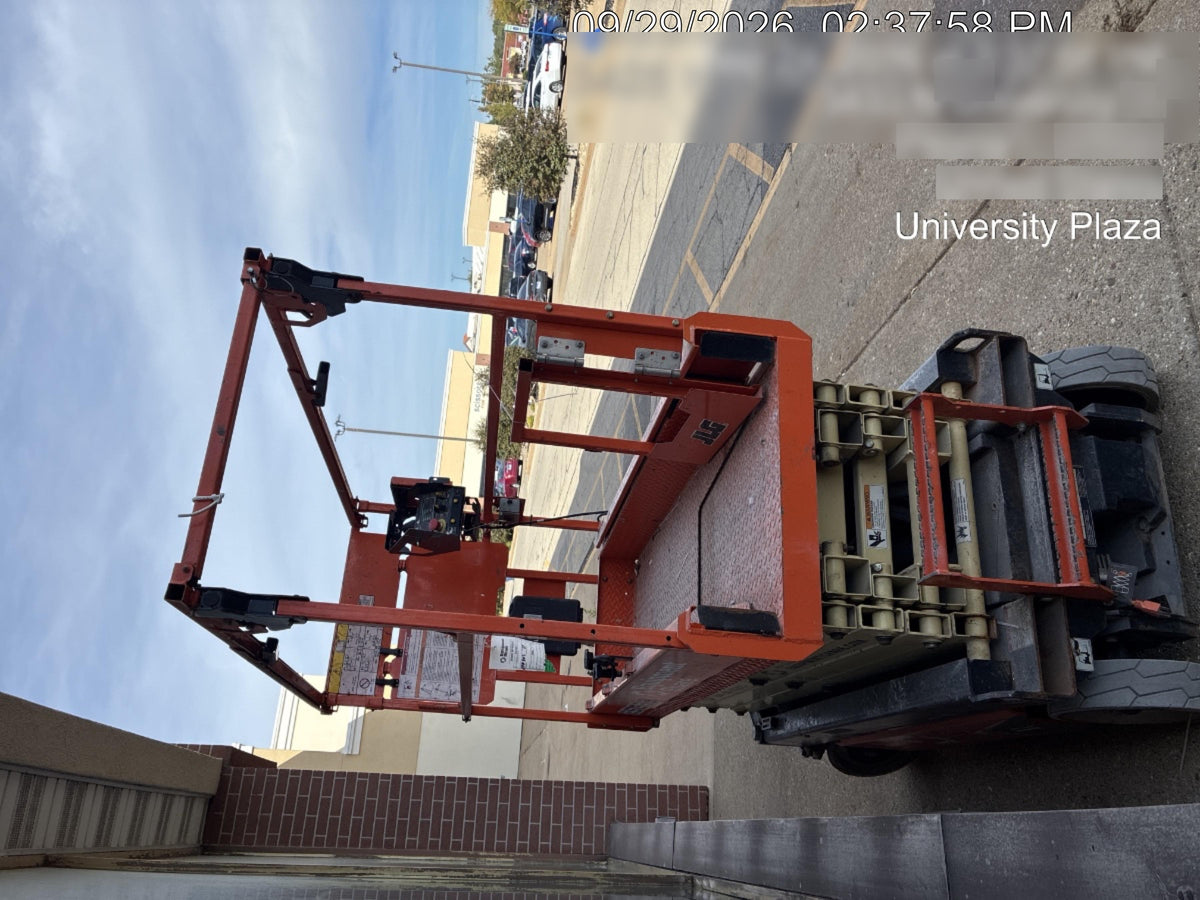 2022 JLG ES1932