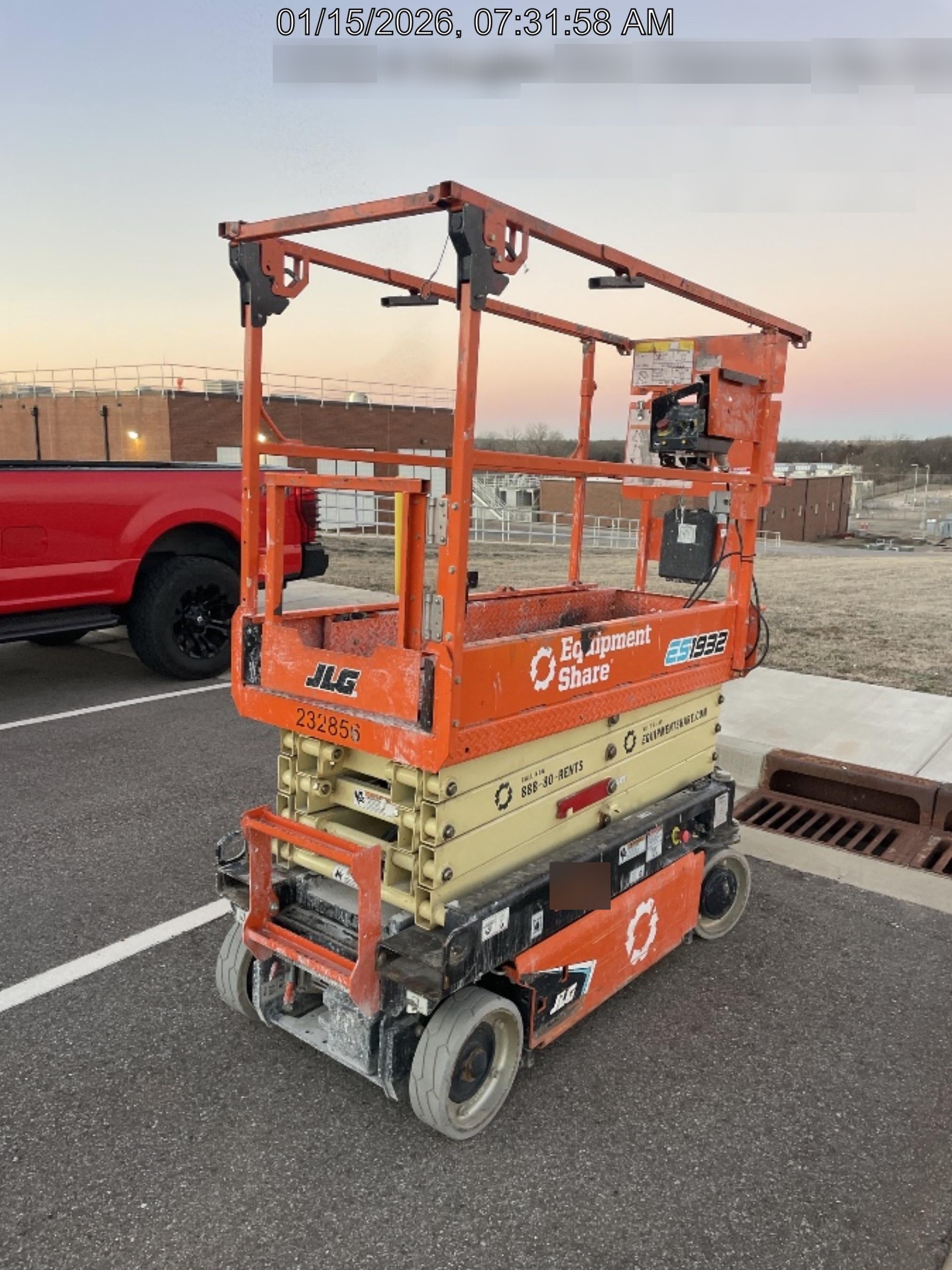 2022 JLG ES1932