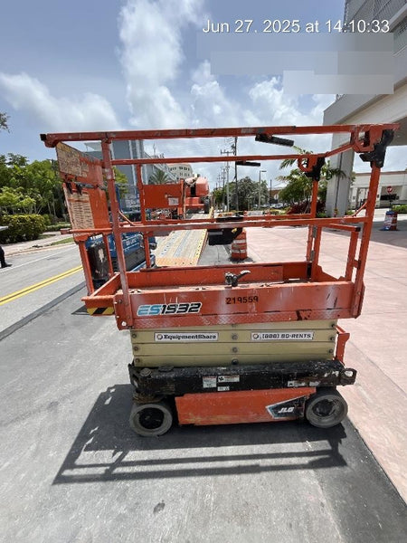 2022 JLG ES1932