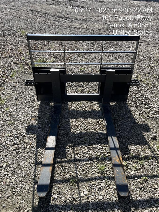2025 ARROW MATERIAL HANDLING 24" Pallet Fork Frame