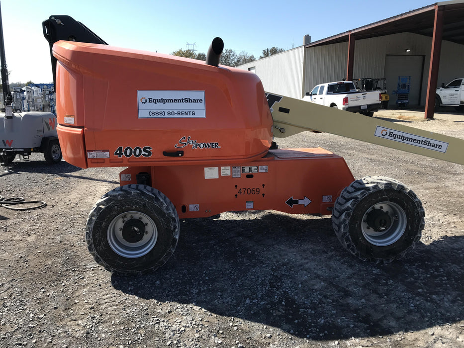 2019 JLG 400S