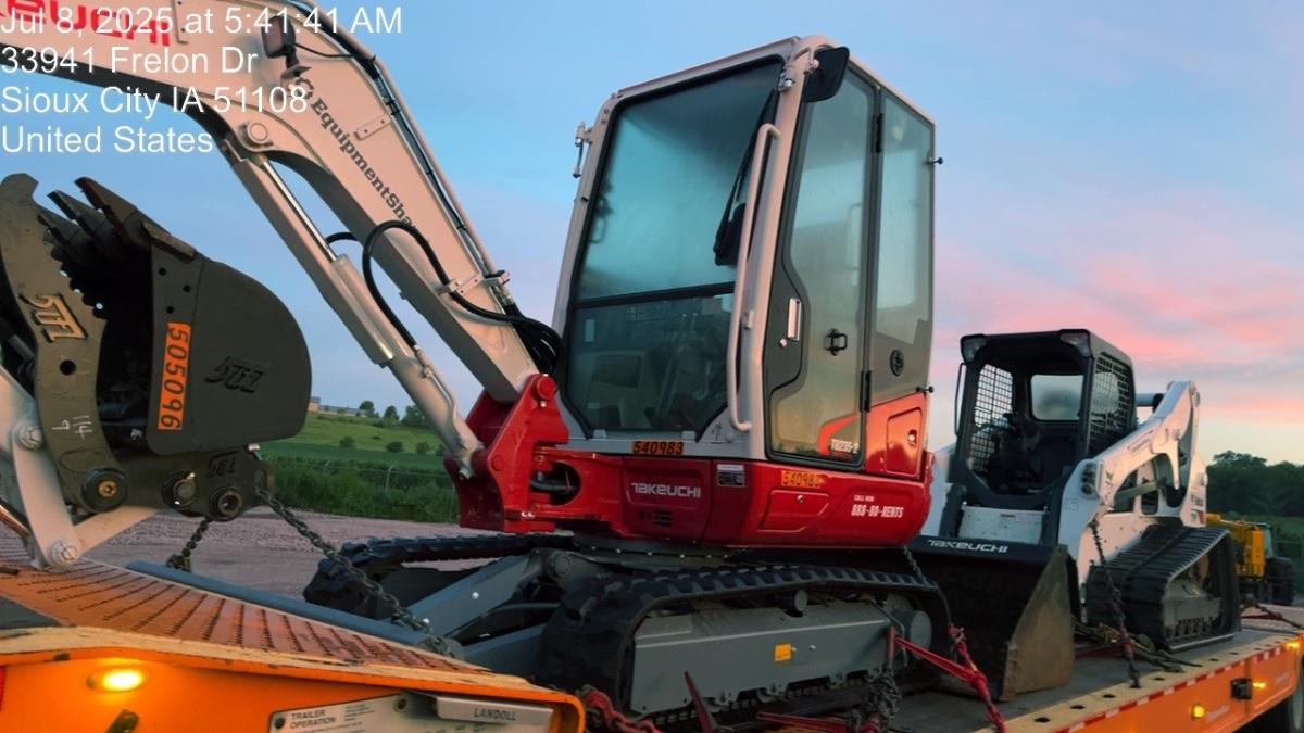 2025 TAKEUCHI TB235-2CR