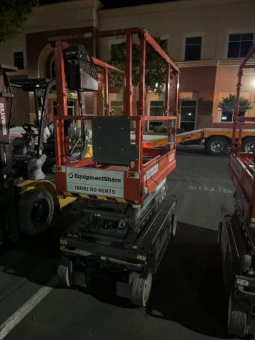 2020 Skyjack SJIII-3219 Solid NM Tires, Half height spring hinged entry gate, Dual Beacons, 800W Inverter