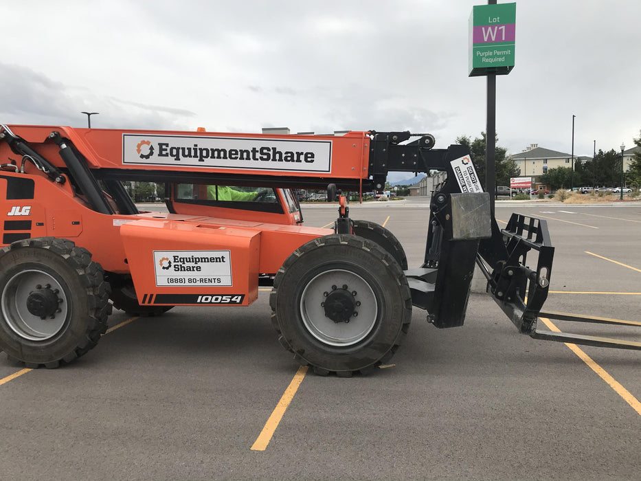 2020 Skytrak 10054 Cab/Heat/Air, Solid Tires, Work Lights, Beacon, Aux Hydraulics, Back up Alarm, Lifting Eye, ES Decals