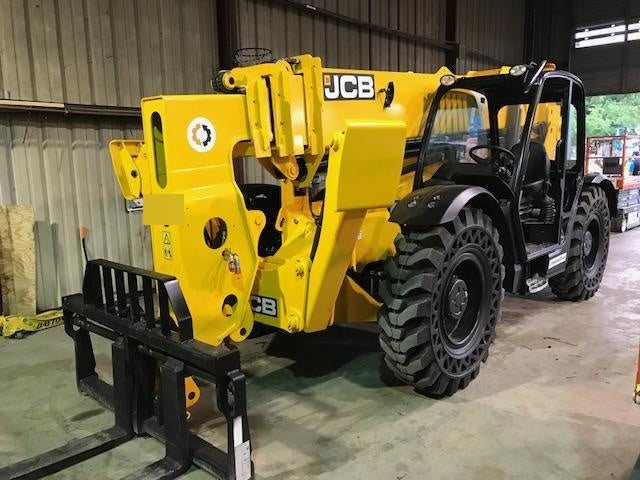 2019 JCB 512-56 74 HP w/Open ROPS, Beacon, Aux Hydraulics, Worklights, Solid Tires w/60" Carriage/Forks