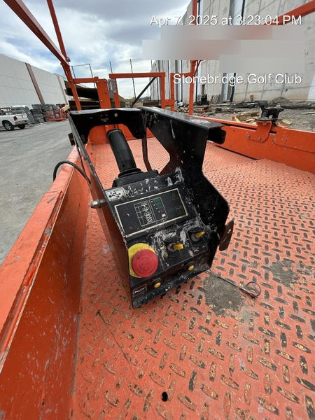 2022 JLG ES3246