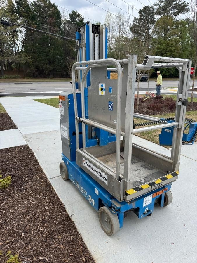 2020 GENIE GR-20