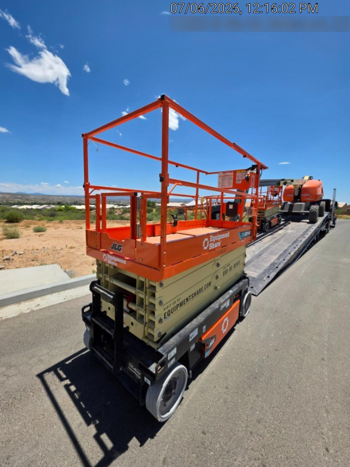 2025 JLG ES3246