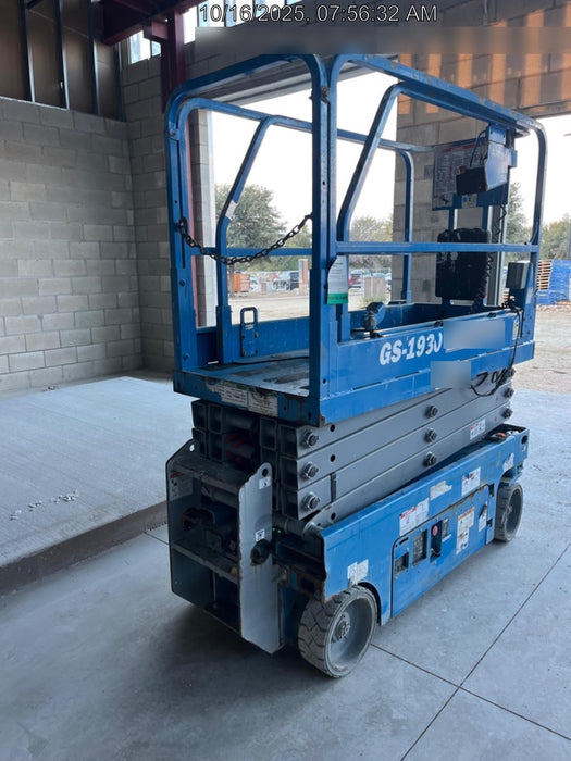 2019 Genie GS-1930 Fixed Rails with Chain Entry