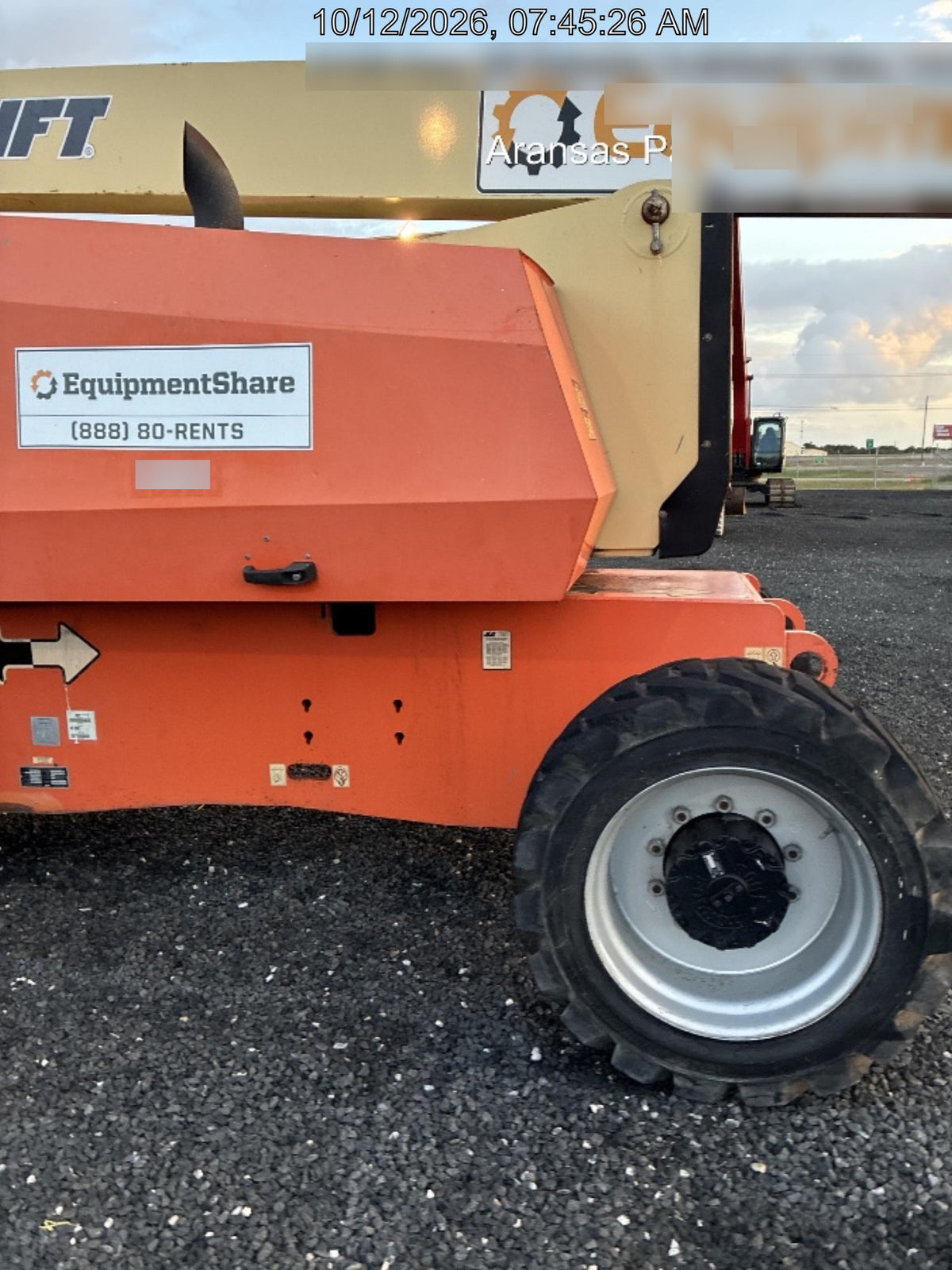 2020 JLG 800AJ