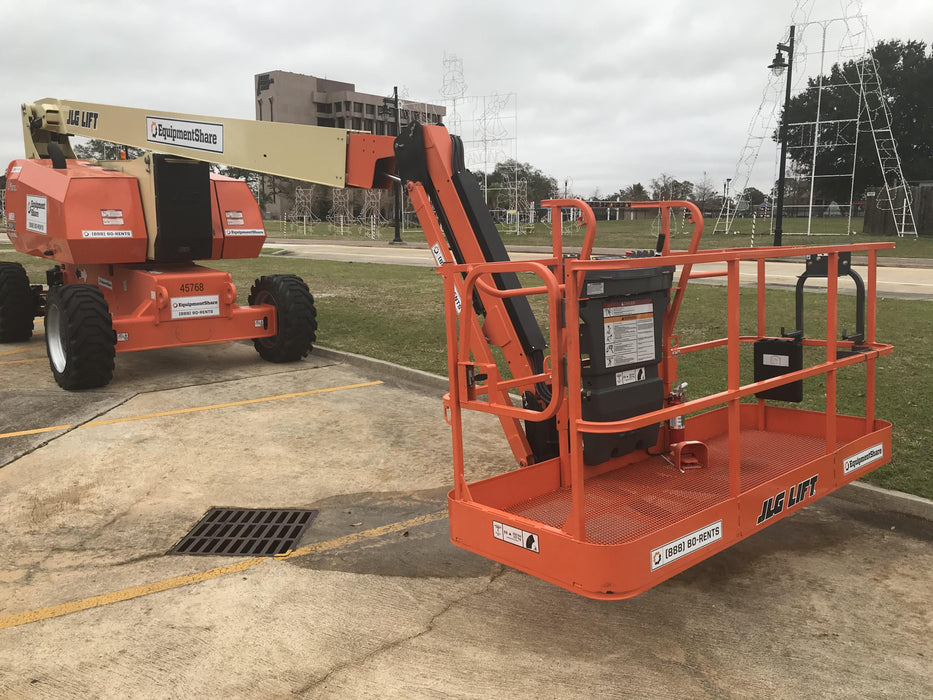 2019 JLG 800AJ