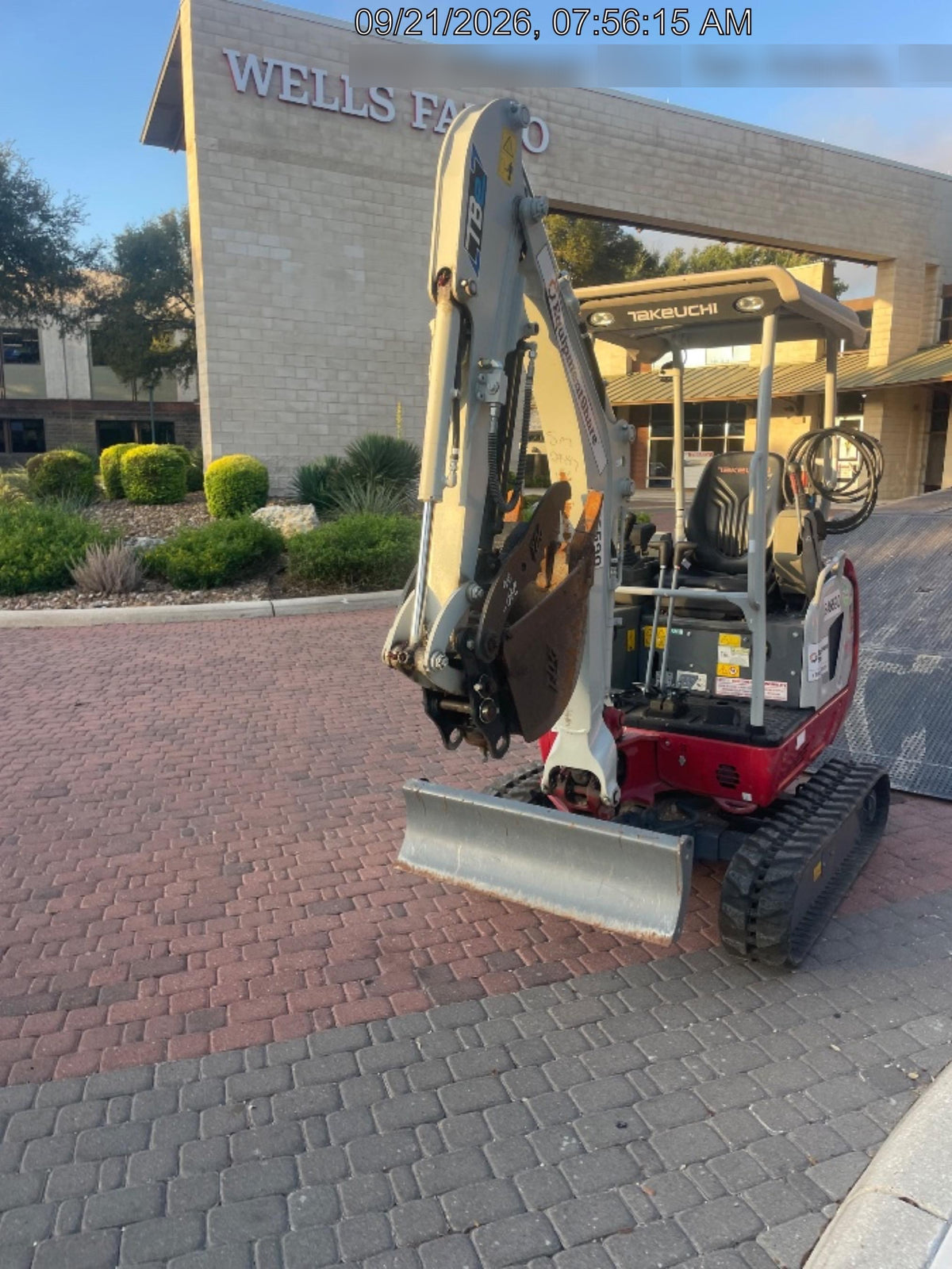 2023 TAKEUCHI TB20e