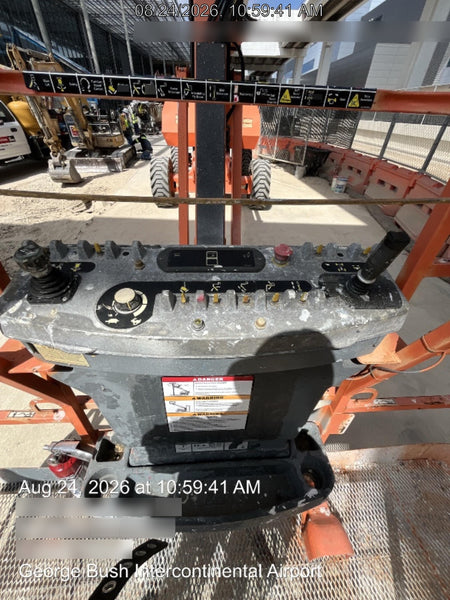 2021 JLG 800AJ